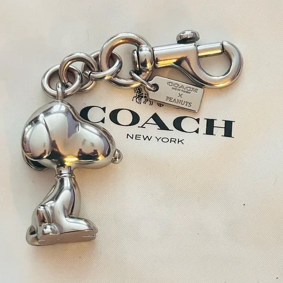 Coach x Peanuts Snoopy Keychain/ Bag Charm - Picture 16 of 16